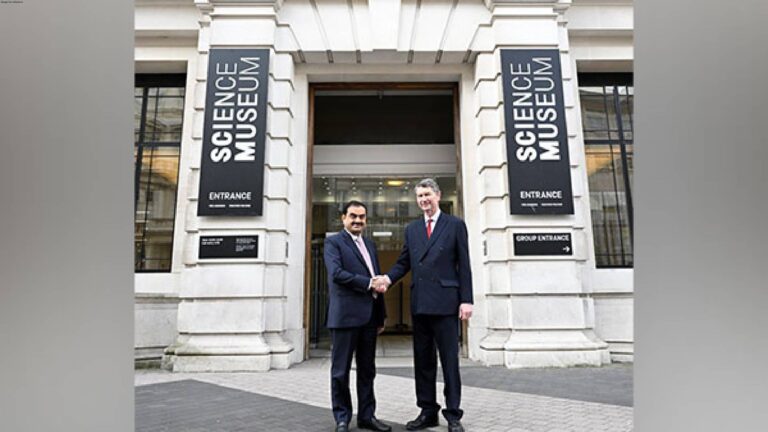 Adani Green Energy Gallery Attracts 7 Lakh Visitors in London