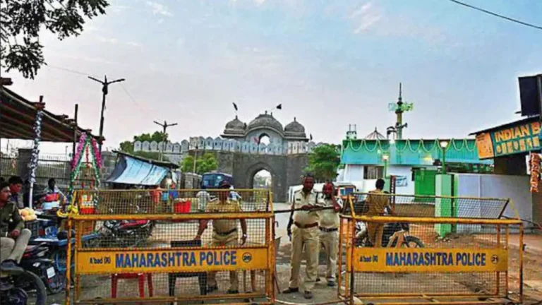 ASI Covers Aurangzeb’s Tomb Amid Rising Demands for Its Removal