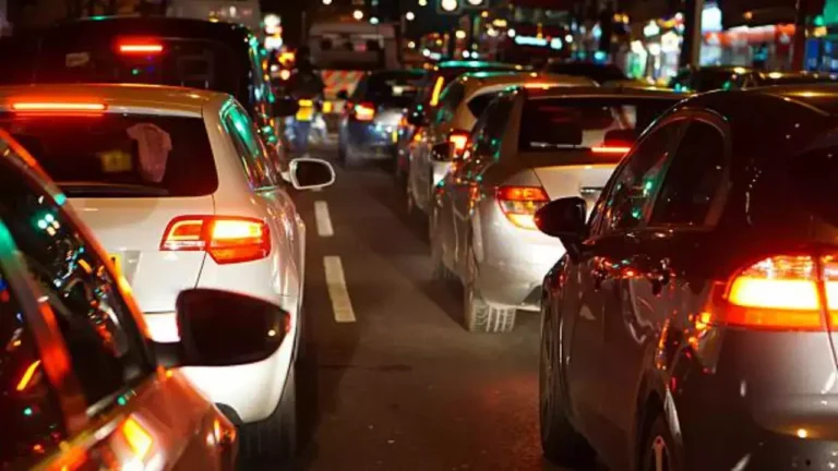 Delhi-Gurugram Traffic Chaos- Why Commuting Feels Like a Never-Ending Struggle
